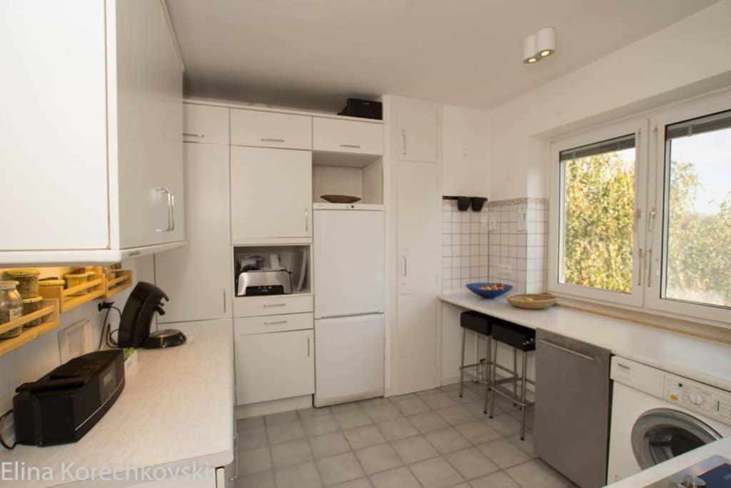 Bahnhofsnahe, Ruhige Und Sonnige 2 Zimmerwohnung Im Dichterviertel Wiesbaden Exterior foto